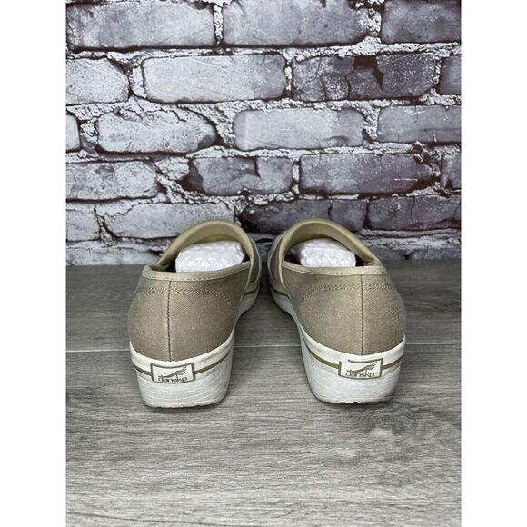 Dansko Volley Vegan Tan Beige Khaki Canvas Non Slip Clogs Women Sz 39EU/8.5M US - Picture 6 of 16